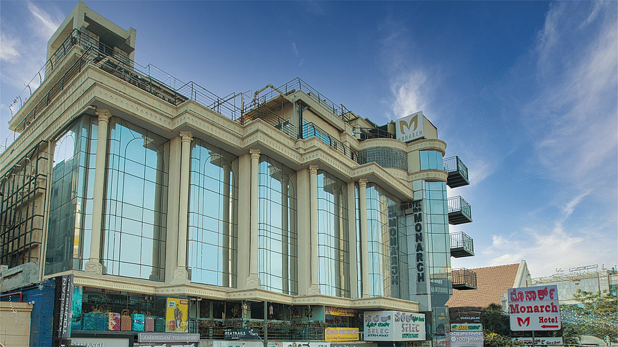 Plaza Facade
