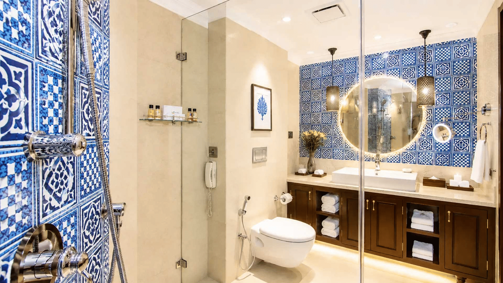 Dukes-Chamber---Bathroom