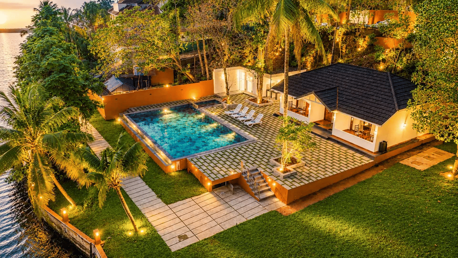 Lake-View-Family-Cottage-with-Private-Pool-Room-1