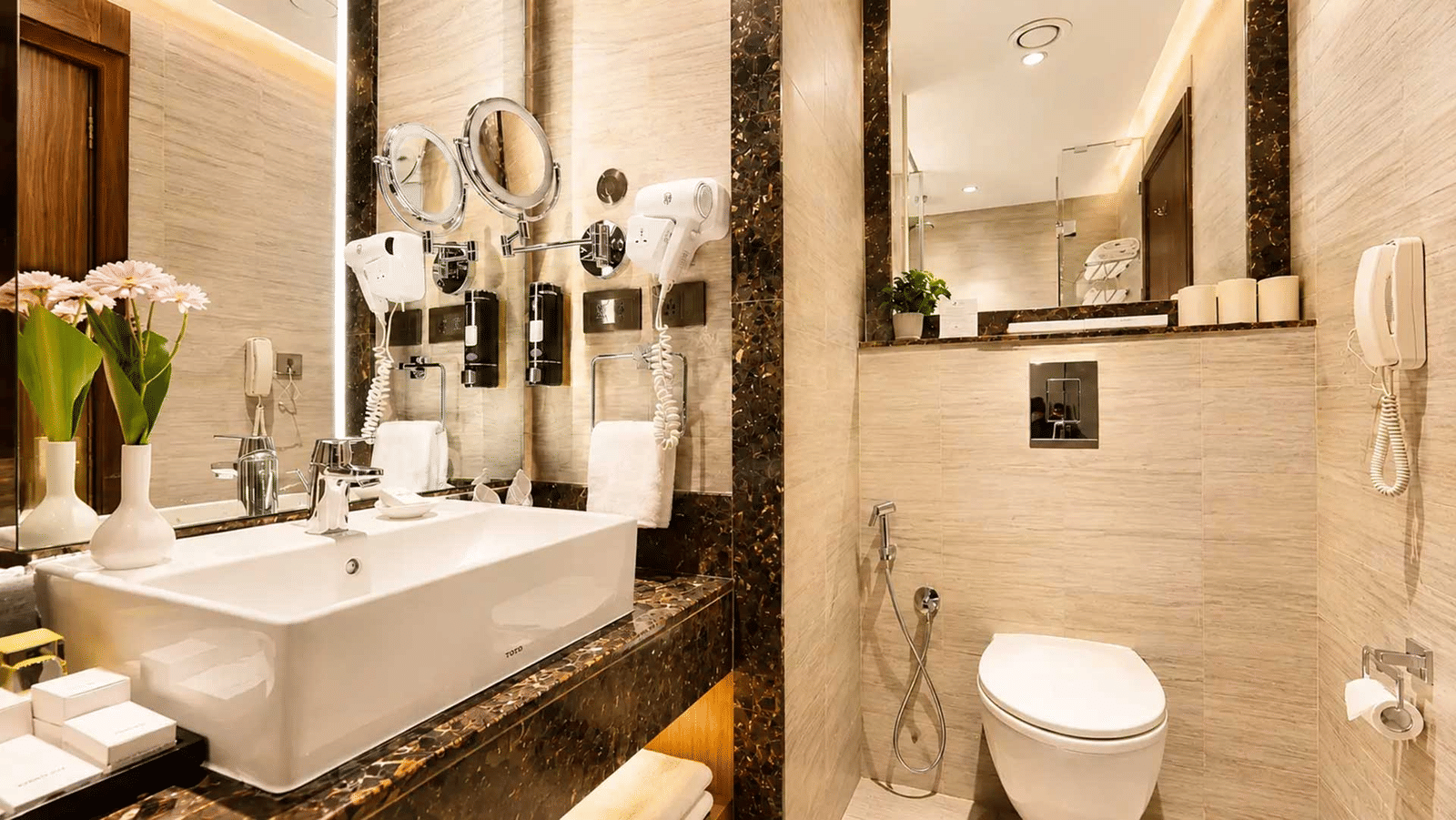 Standard-Tropic-Green-Room-with-Partial-Mountain-View-Bathroom-1