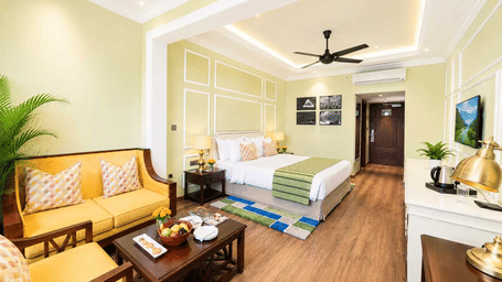 Standard-Tropic-Green-Room-with-Partial-Mountain-View--Room-2