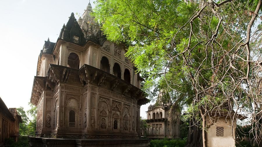 Deo Bagh - 17th Century, Gwalior - pointed-tip rooftop temples with trees surrounding it