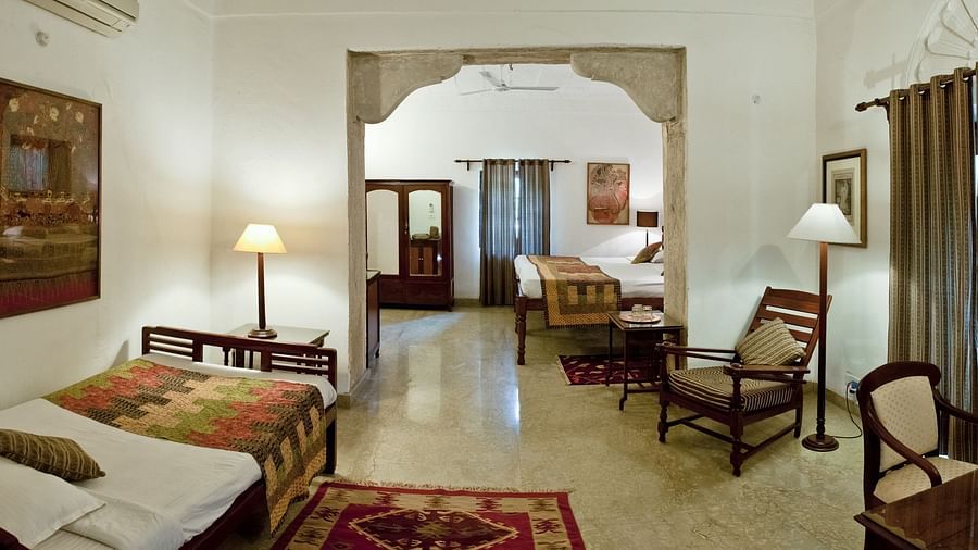 Deo Bagh - 17th Century, Gwalior - view of the bedroom from the living area at the Mohini Mahal - Naubagh / Garden View room in Gwalior
