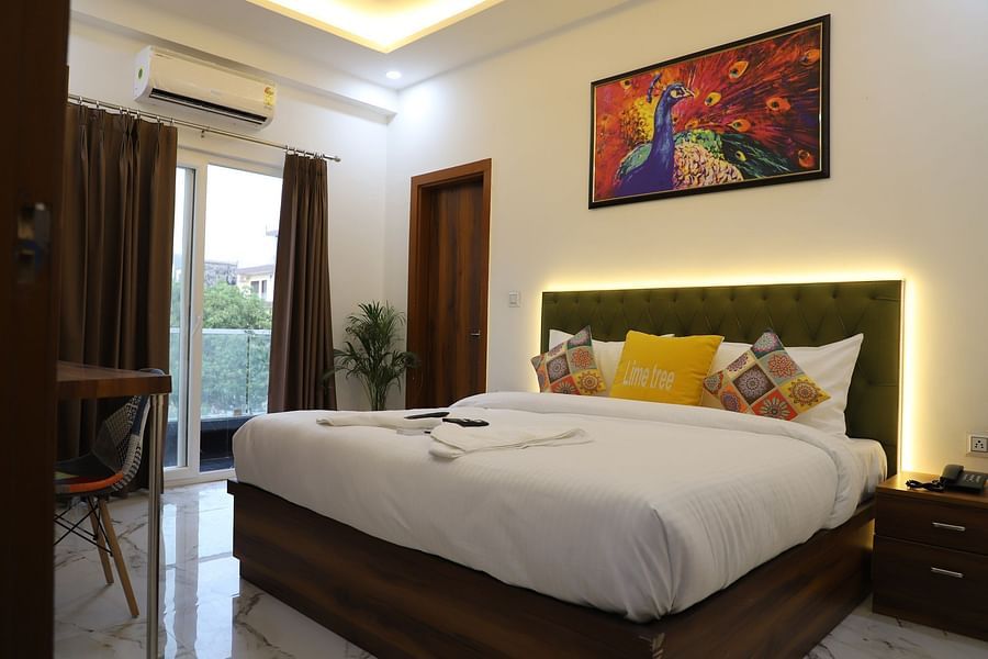 hotels near sharda university greater noida