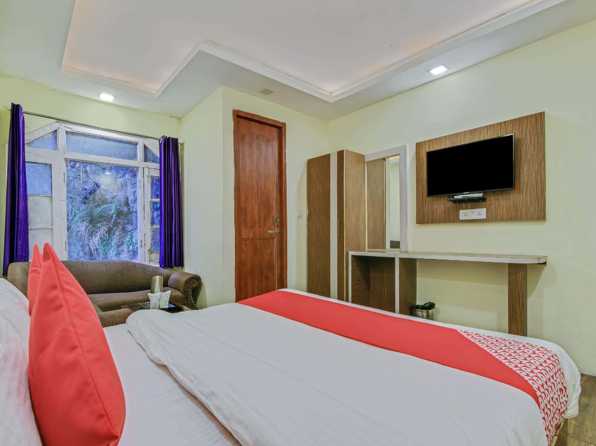 Executive room at Hotel Highland, Dalhousie