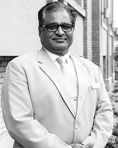 Portrait image of Mr. Sudhir Jha of Nirvana Luxury Hotel, Ludhiana
