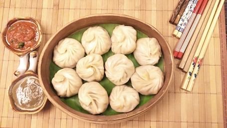 momos-1