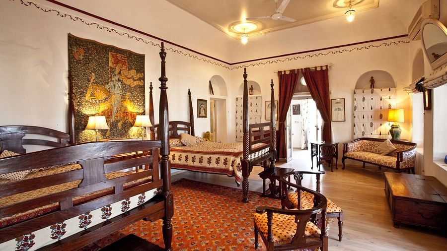 Neemrana Fort-Palace - 15th Century, Delhi-Jaipur Highway Neemrana Francisi Mahal - Mountain View Neemrana Fort-Palace Alwar Rajasthan