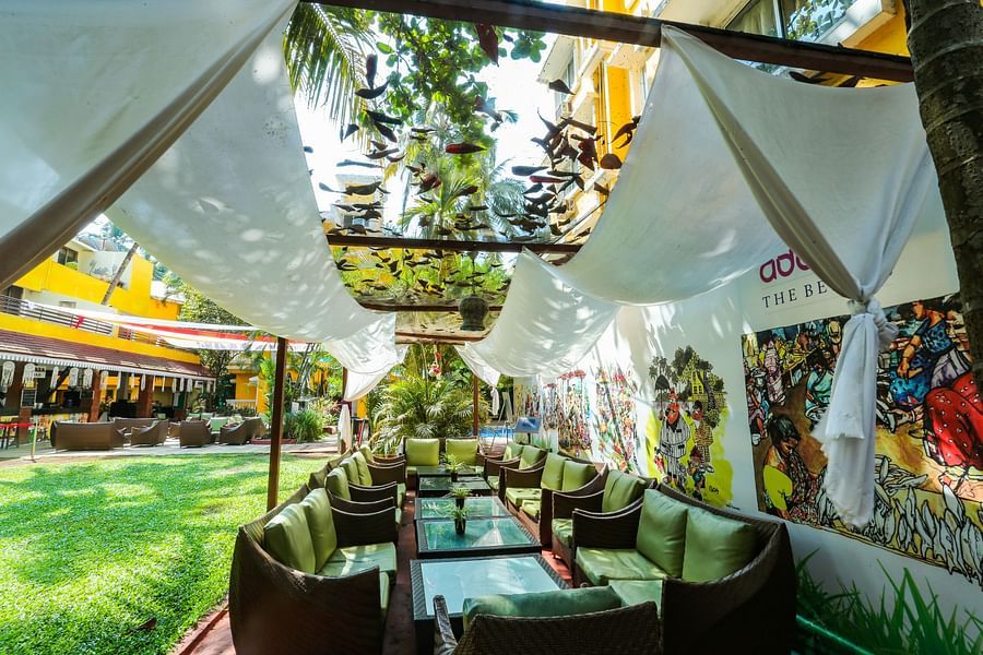Adamo The Bellus - the outside cabana area on the lawn