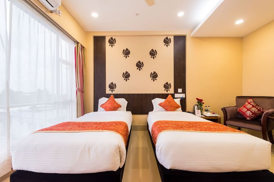 Deluxe Twin Room5