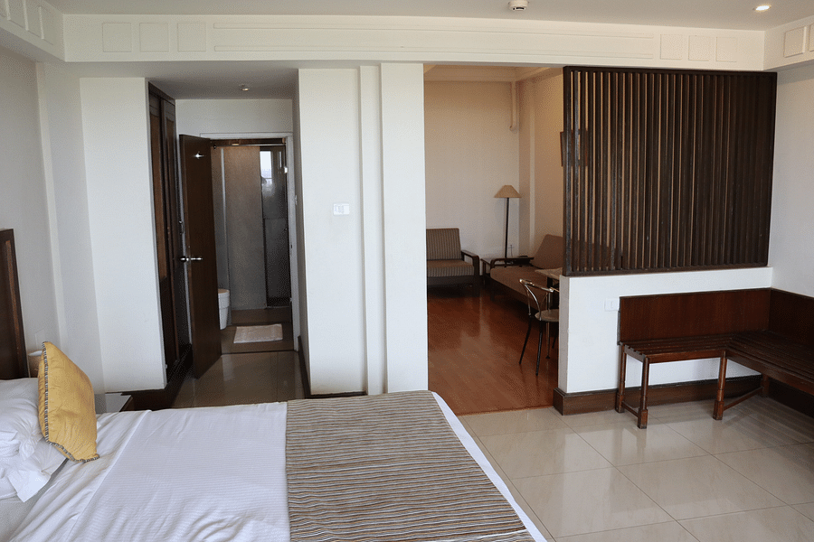 alt-text Room near mg road