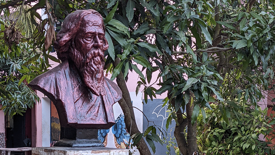 sculpture of Rabindranath Tagore