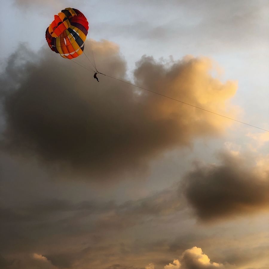 parasailing in goa