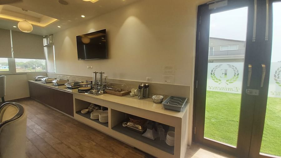 image of the counter with all plates and table essentials at the restaurant at Eminence The Corbett