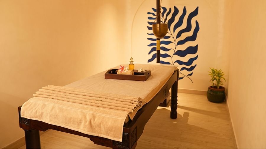  The clean and organized massage table - Karma lakelands
