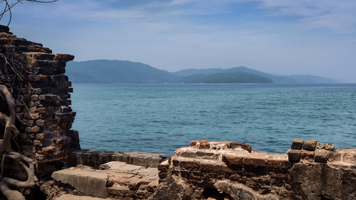 Silver Sand Hotels and Resorts - image of broken brick wall facing the sea