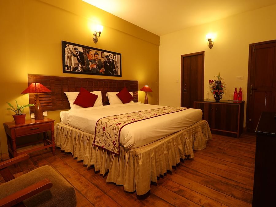 bed in Mountain View Rooms in Ooty 3