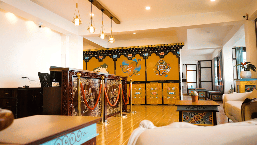 RECEPTION 1.00 00 00 27.Still001