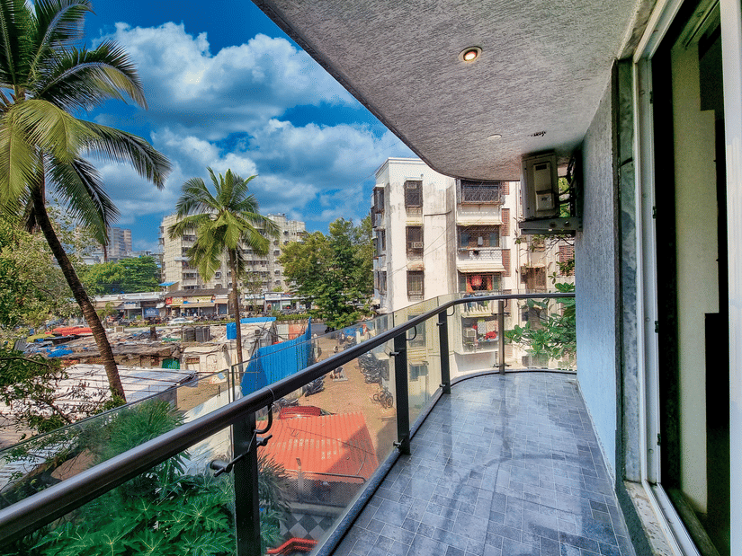 Home2 Suites & Service Apartments, Mumbai Airport featuring a view from the balcony of one of our rooms in Mumbai