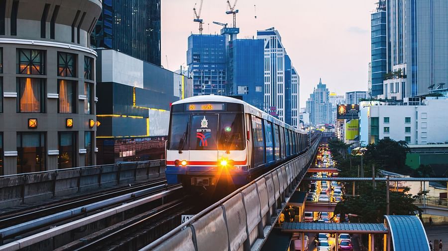 Surrounding Area - Asok BTS