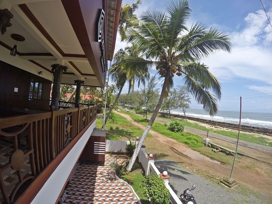 alt-text Hotels In Cherai, Sapphire Club Cherai Beach Villa, Cherai Hotel 1