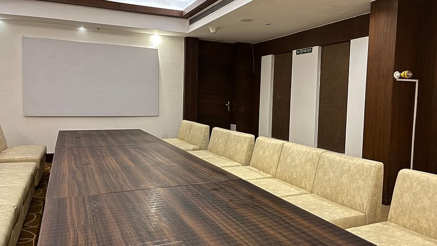 meeting and conference area with projector and audio-visual equipment for corporate and other small-scale events2