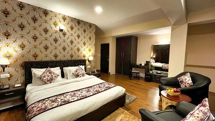 Dream Villa Retreat, Pelling - King size bedding in the luxurious interiors of the bedroom