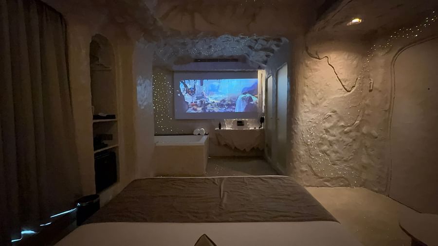 Jugnu Jacuzzi Hotel Room Mumbai