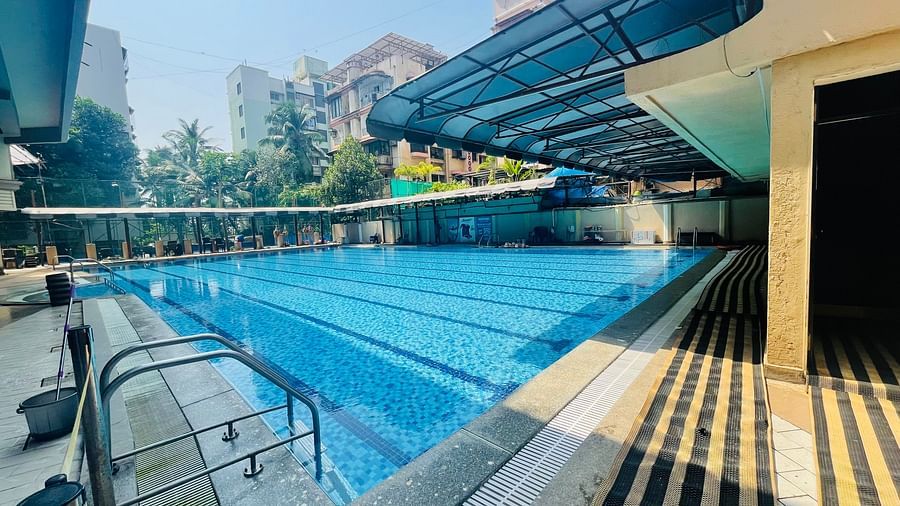 Swimming pool at Home2 Renaissance Club Hotel