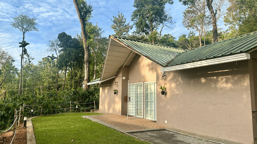 Exterior view of Planters Den Room
