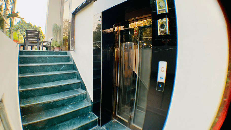 263AAC96-8CD8-4988-981D-5E109118DEDD 1 201 a