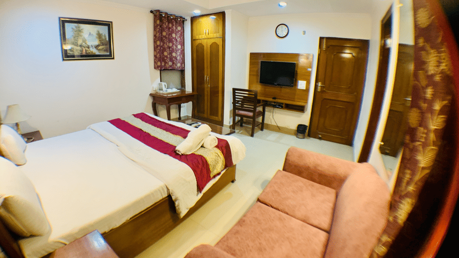 F24D95FF-A5F1-4053-9B68-07CF5D6BCB13 1 201 a