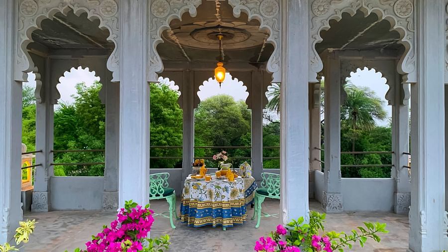 image showcasing the outdoor dining arrangement at Dev Shree, Deogarh in the day time