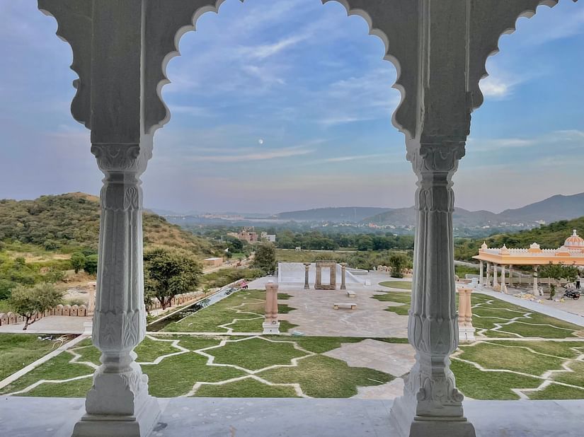 Fateh Vilas - view of the outside and the faraway hills from the hotel