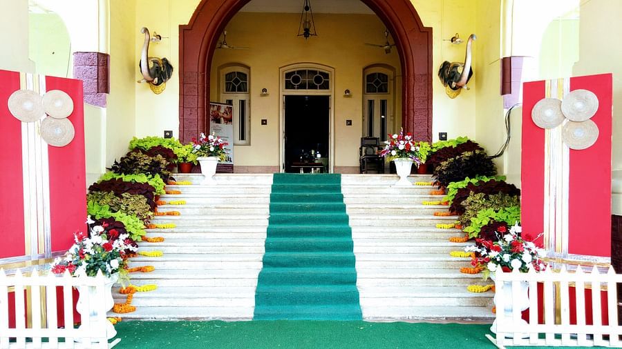 Mahodadhi Palace - A Beach View Heritage Resort in Puri Puri Entrance to lobby Wedding Theme po4c4r