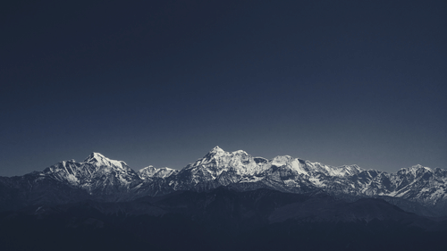 Snow capped himalayan mountains