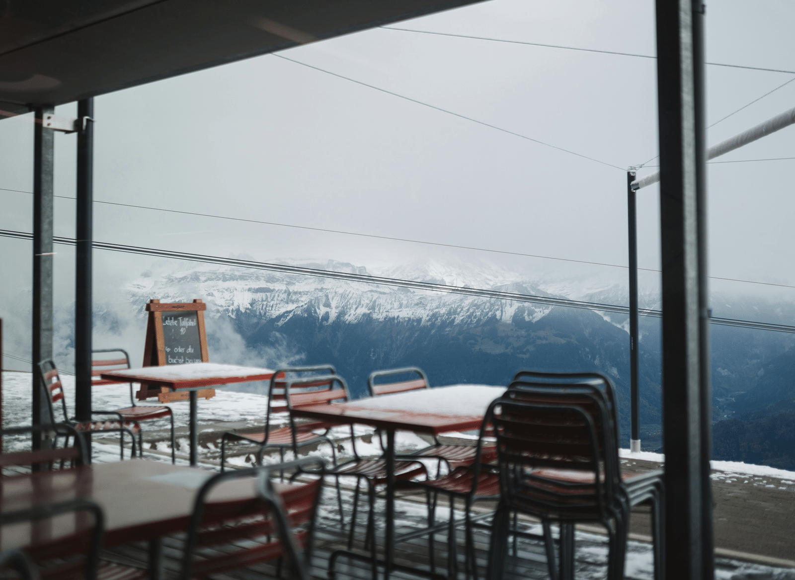 spenser-sembrat-MOs8qAlFXac-unsplash