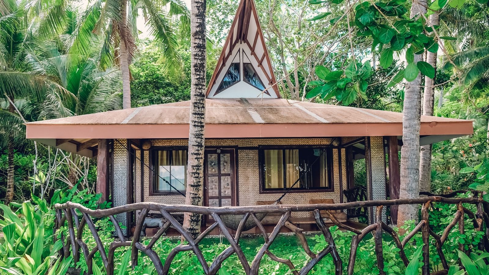 Deluxe Beach Villa 5