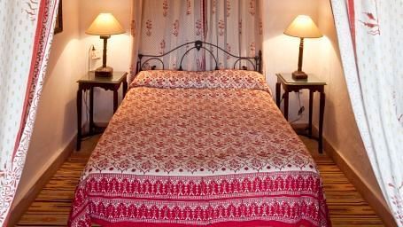 Radha Mahal Hotel Neemrana Fort Palace Neemrana Rajasthan yssnbv