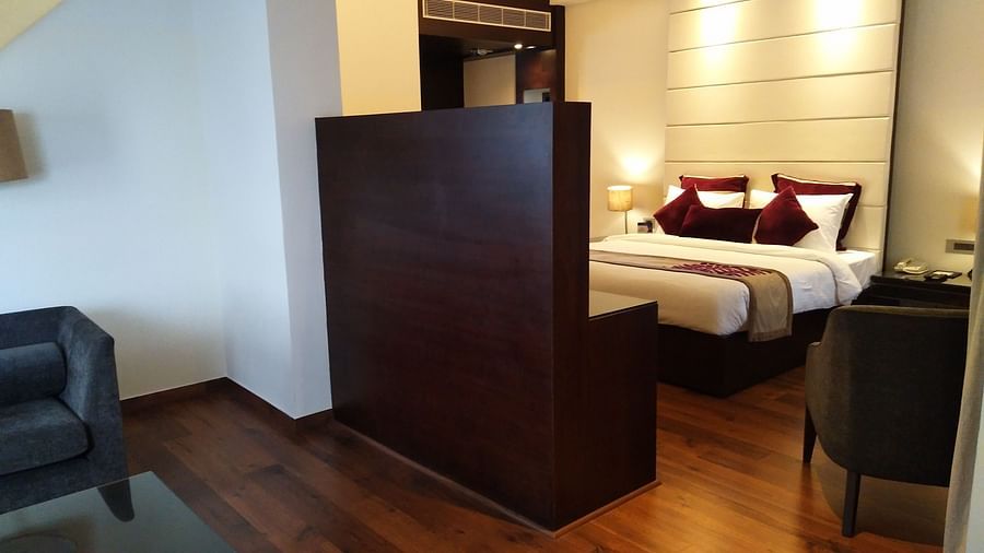 hotel rooms near Kufri Superior Rooms in Mashobra luxury resort near Shimla suites near Shimla suites in Mashobra Hotel rooms in Shimla Premium Rooms Marigold Sarovar Portico Shimla,luxury hotels in shimla 2