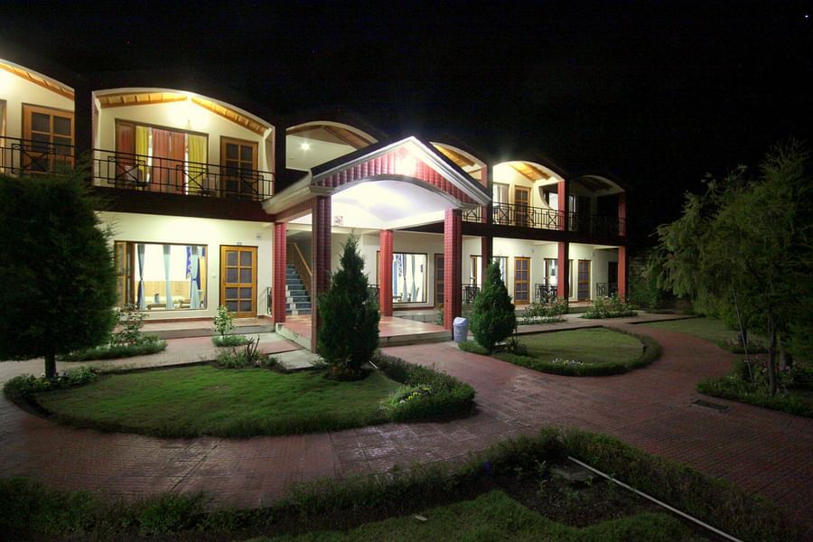 Ojaswi Resort Chaukori Chaukori Night View of Ojaswi Hotel and Resort in Chaukori