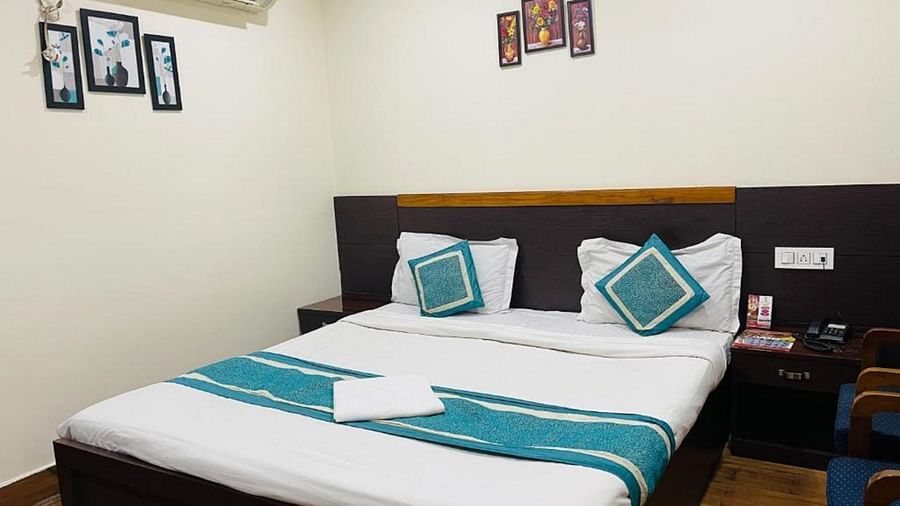 Queen Size Bed in Premium Room in Ecotel Vinayak
