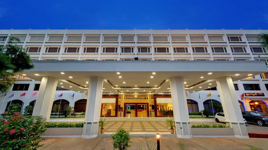 Facade of  SRM Hotel Tiruchirappalli