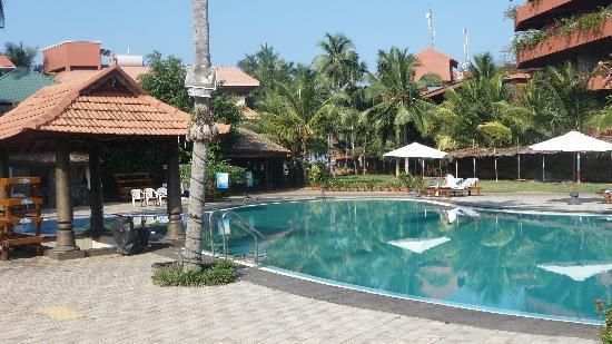 10-Money-Saving-Hotel-Tips-That-Make-a-Family-Vacation-Affordable-1 (1)