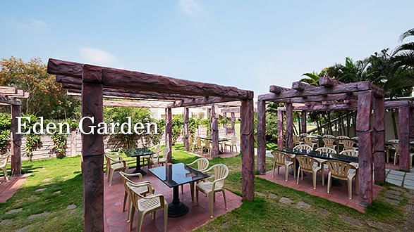 Restaurant Scroll imgs 3 353 x 199