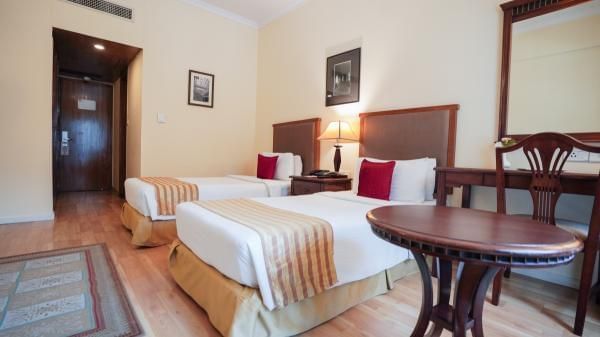 Executive Room with Bathtub 5