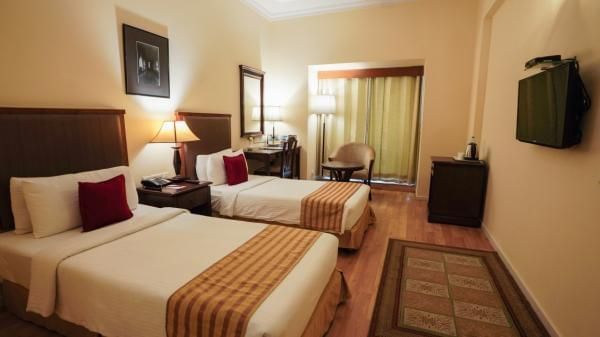 Executive Room with Bathtub 4
