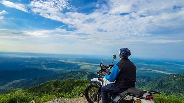 solo travellrt bike with beautiful view