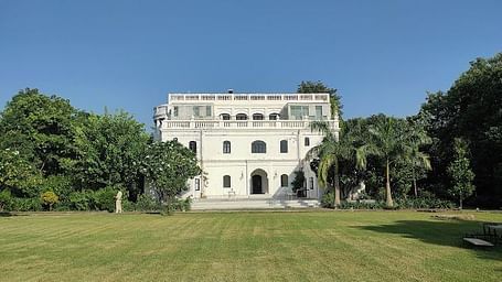 A facade image of Kathiwada Raaj Mahal