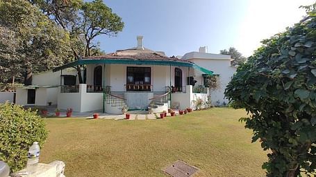 A facade image of Kishangarh House